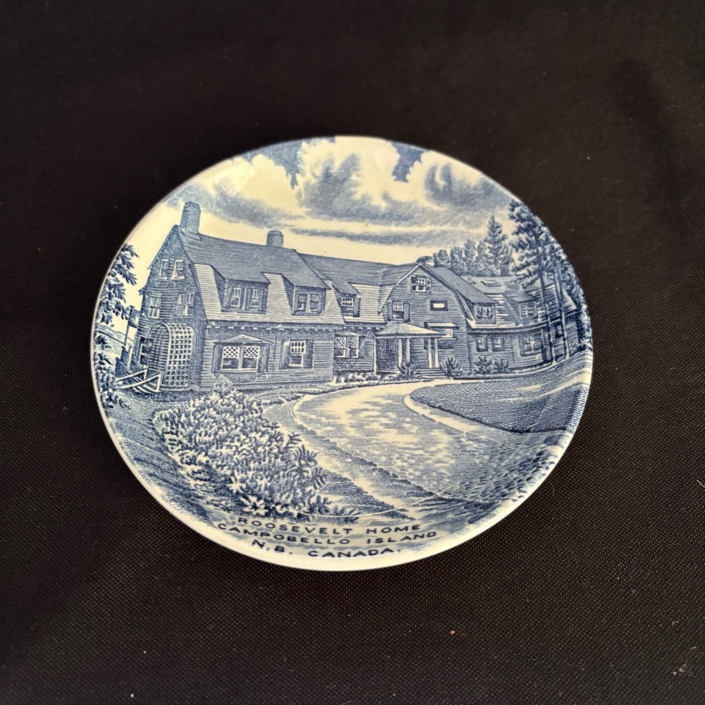Vintage Souvenir trinket dish Roosevelt Summer home